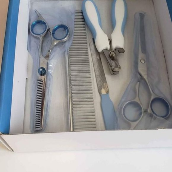 Professional Dog Hair Clipper and Grooming Kit - Picture 3 of 4